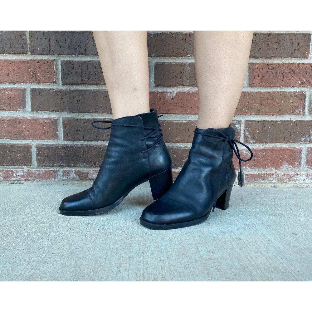 size 8 vintage y2k BLACK Lace Up Heels ANKLE BOOTIES chunky leather boots winter